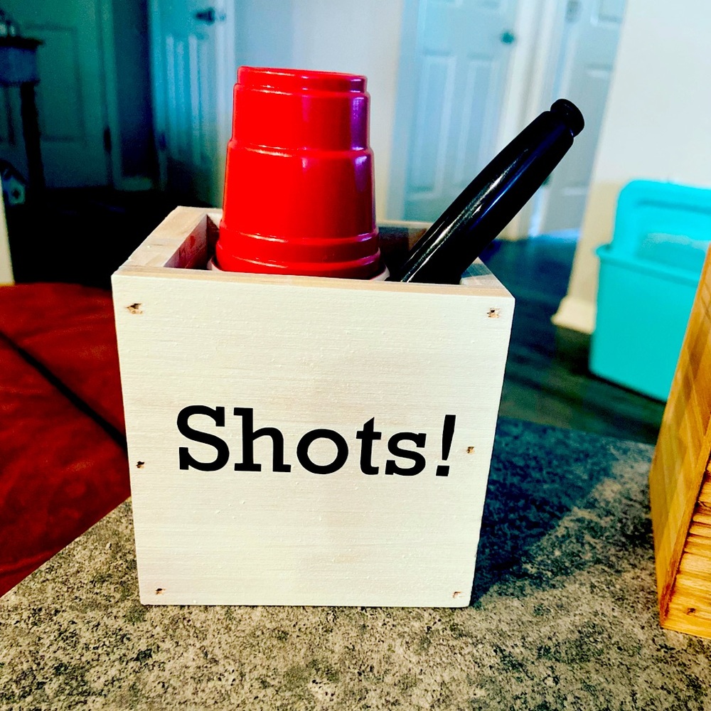 Shot glass container